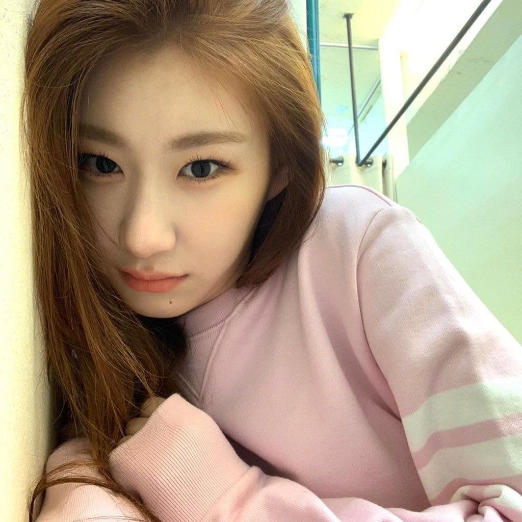 있지(ITZY) 인스타 핑크 채령
