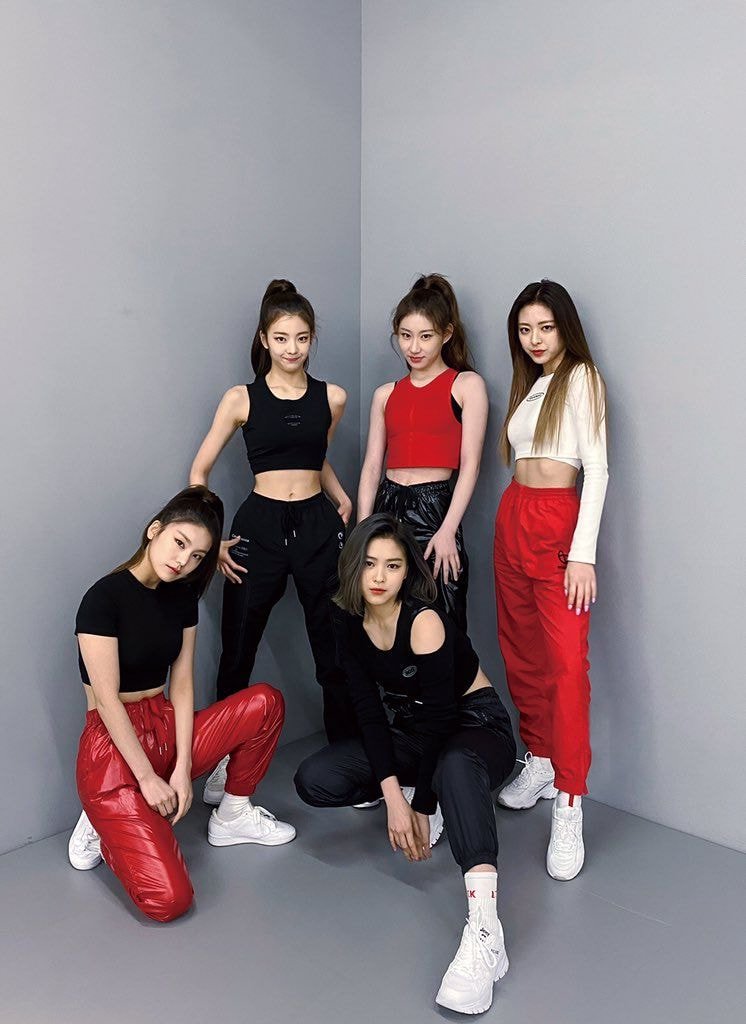 #있지(#ITZY) 워너비 안무영상 단체사진