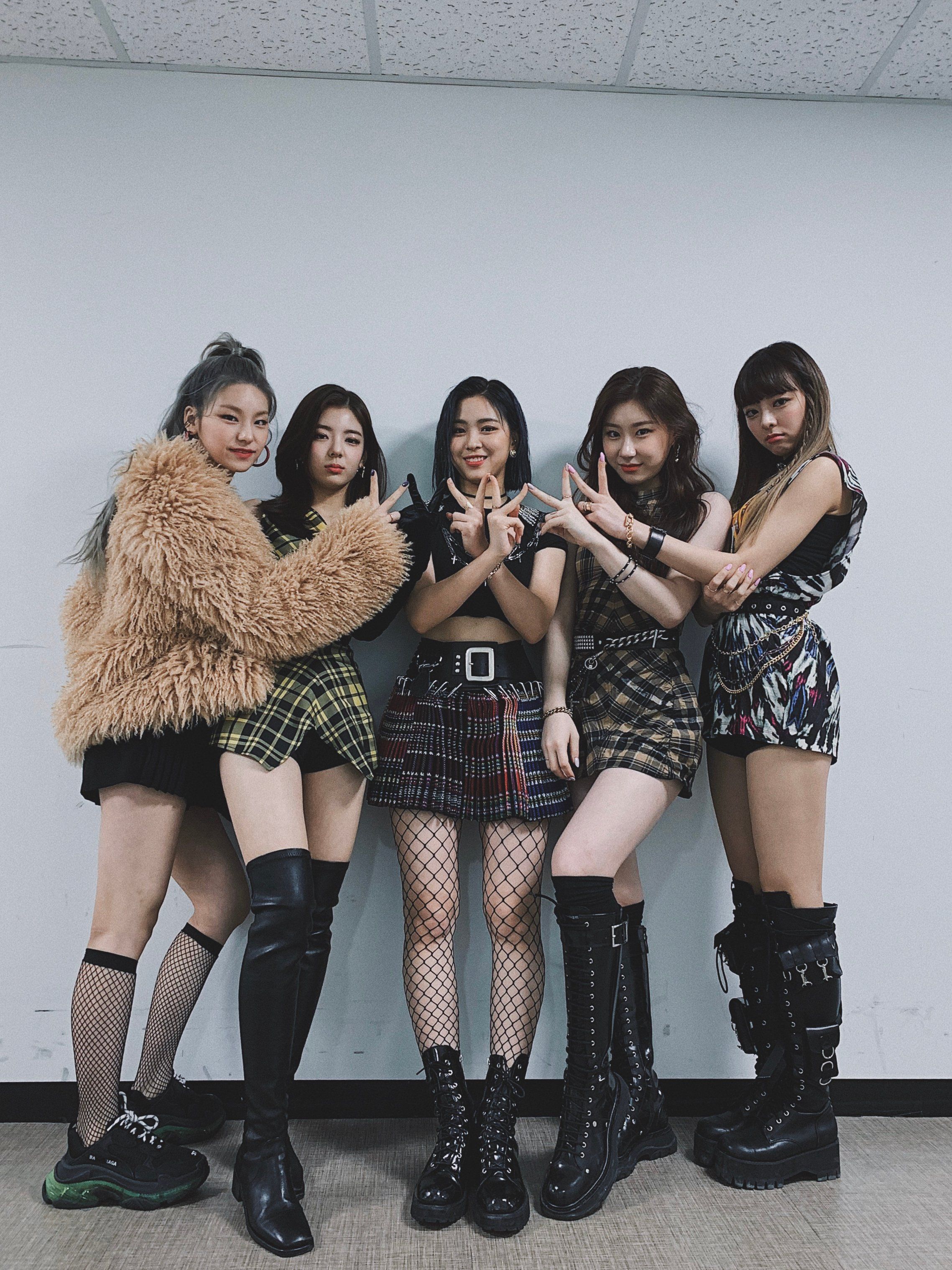 #있지 (#ITZY) 단체사진.twitter