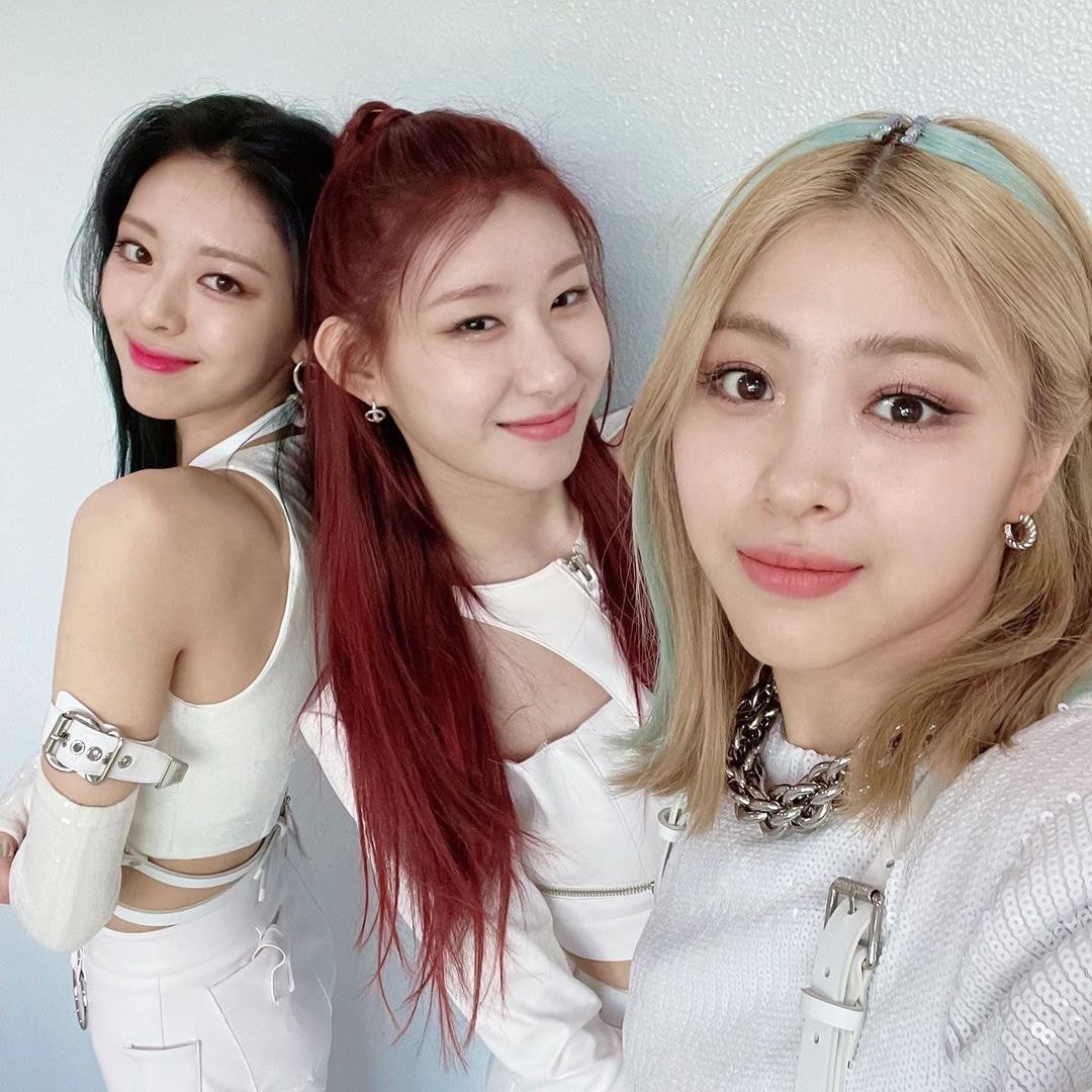ITZY 안스타 업뎃 (feat. 인기가요)