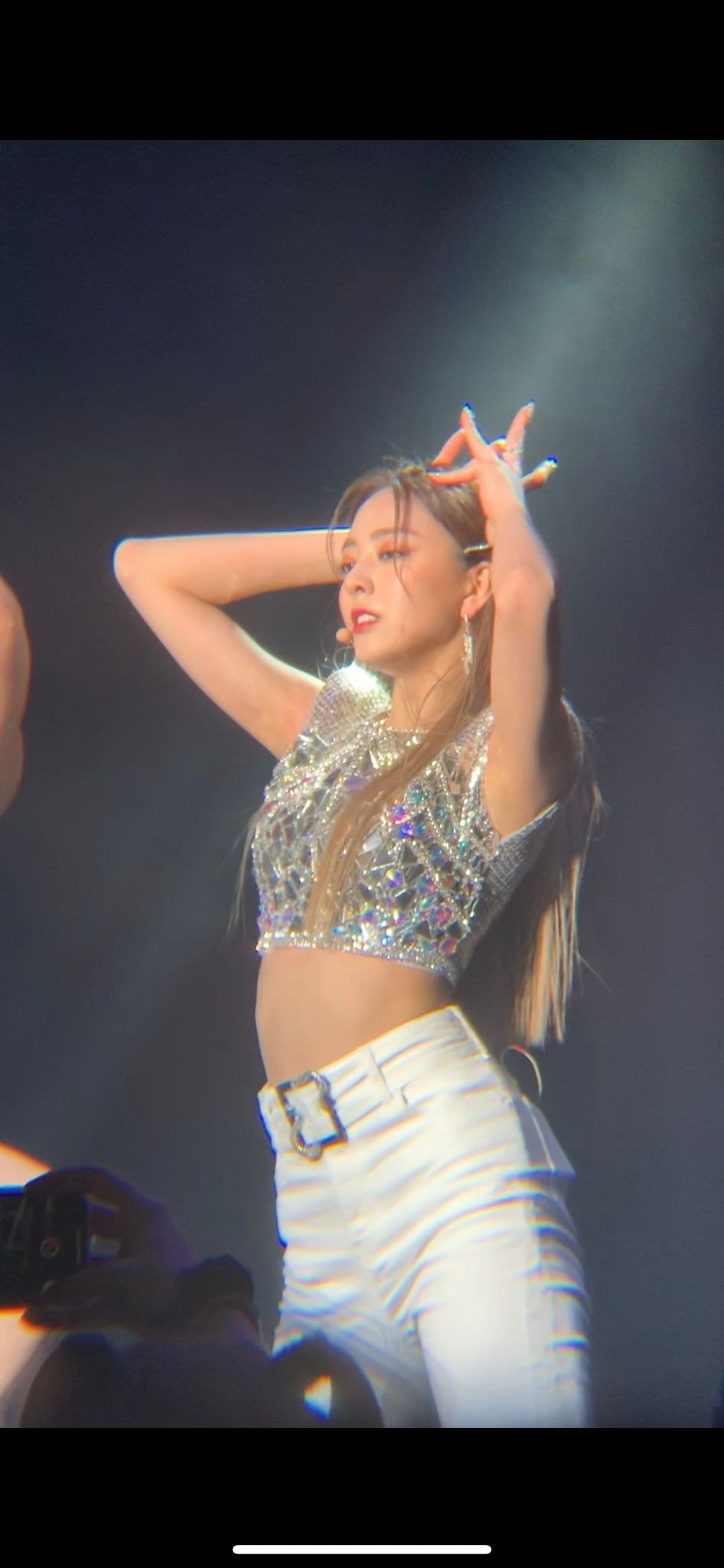 ITZY 유나 뉴욕 목격짤.jpg