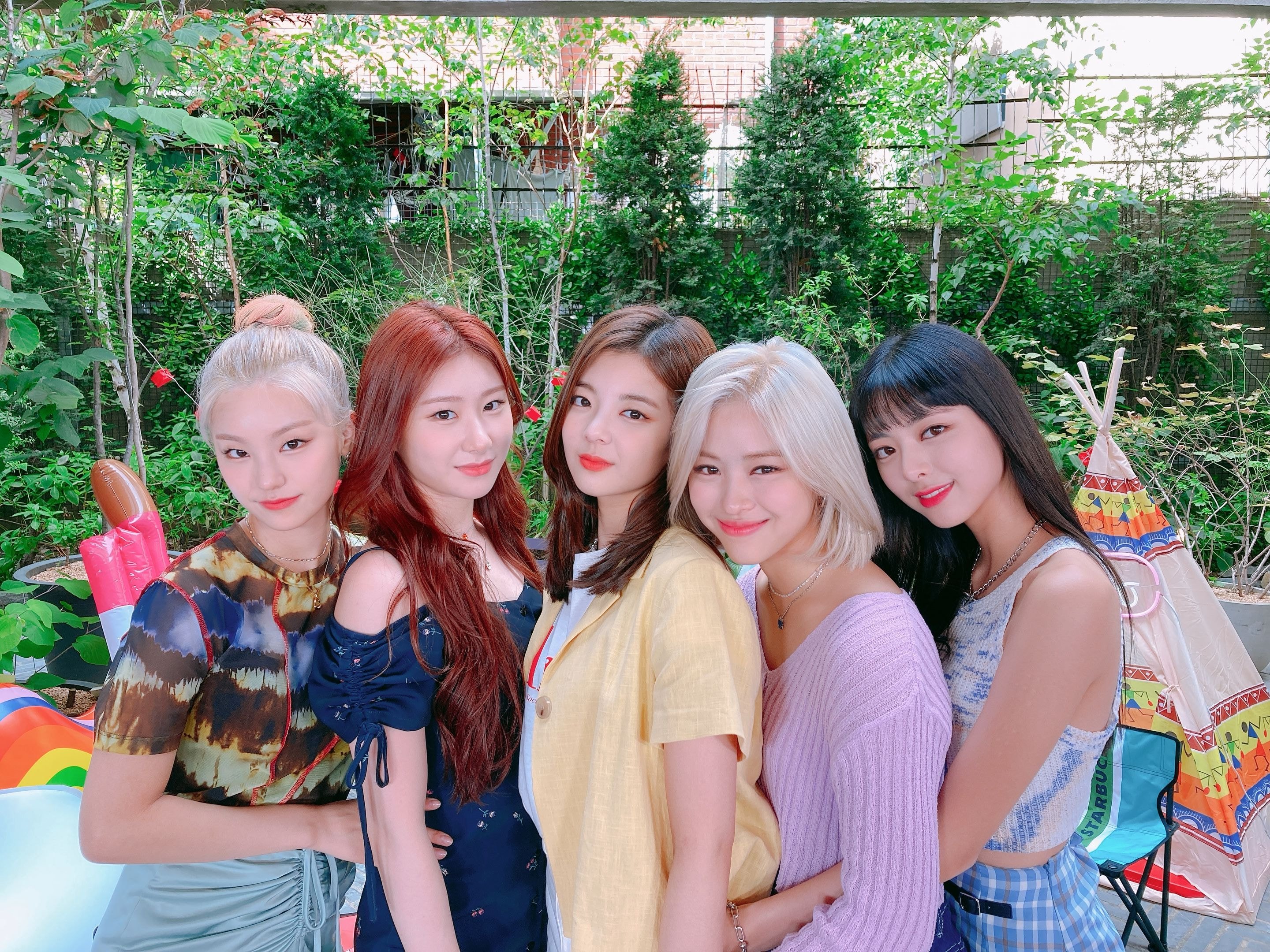 오늘 온라인 팬미팅한 있지(ITZY)