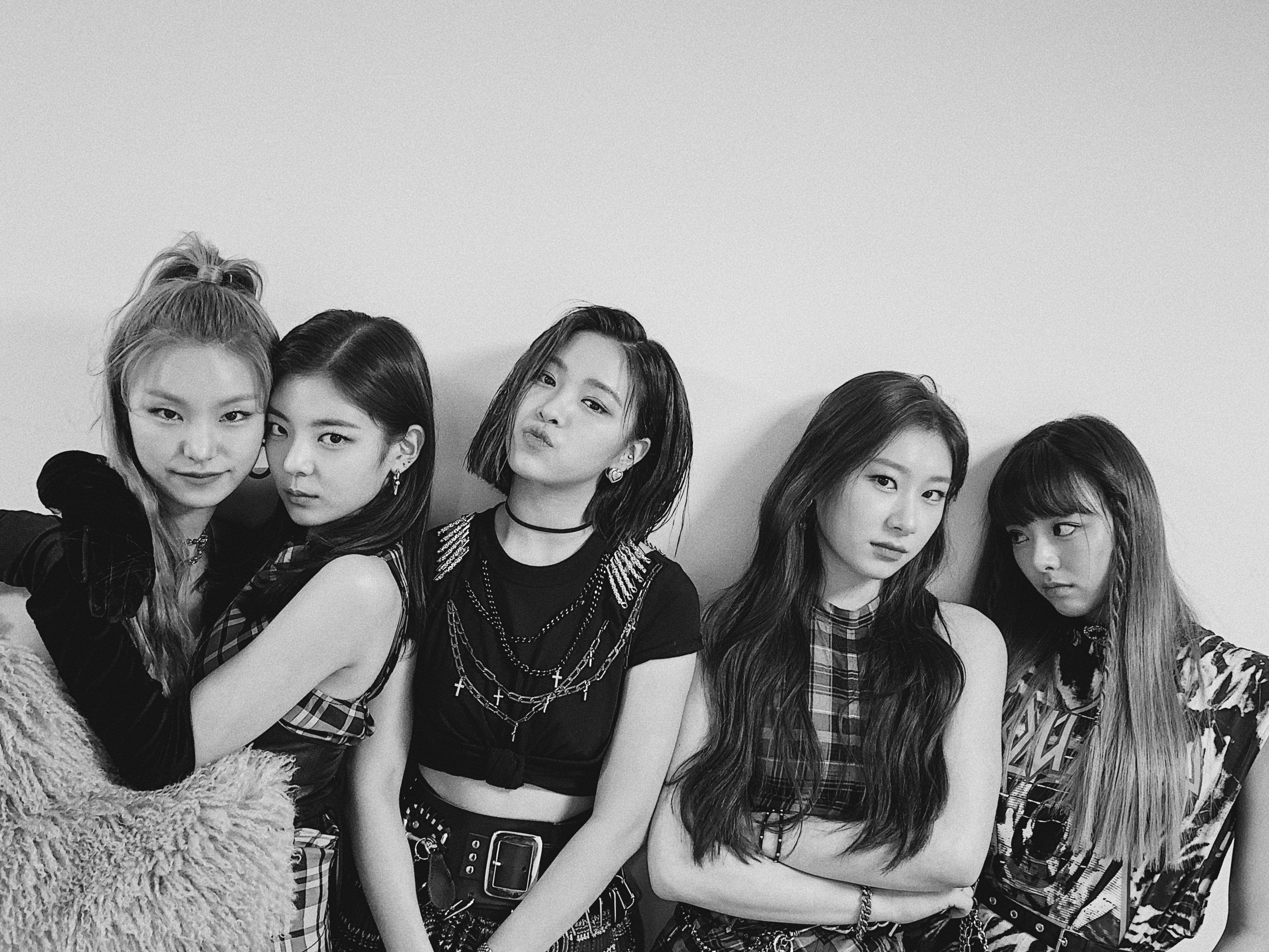 #있지 (#ITZY) 단체사진.twitter