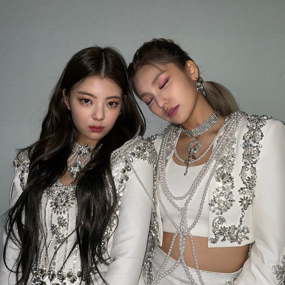 ITZY 리아 인스타