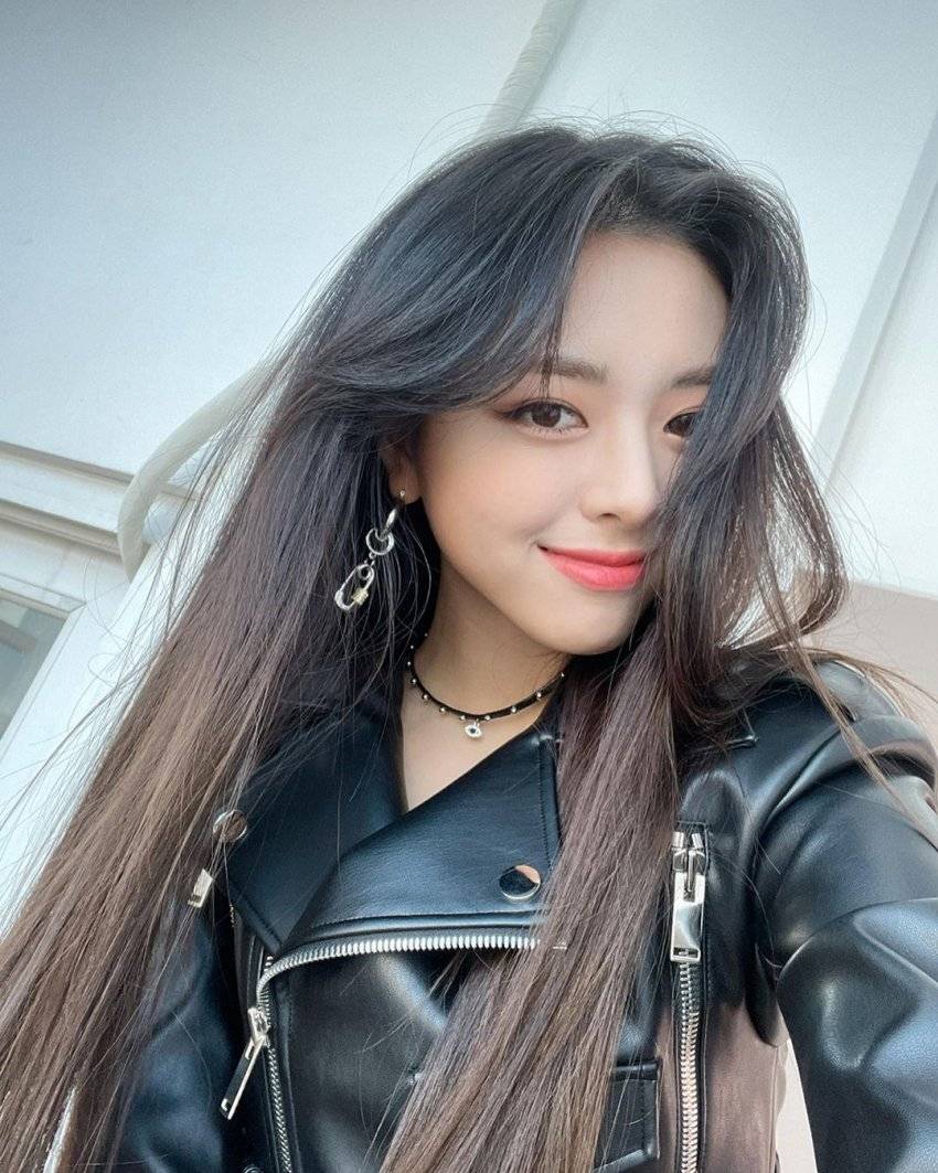 ITZY 유나 인스타