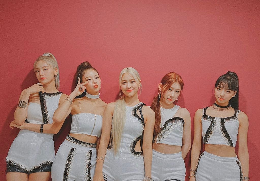 ITZY 오늘 음방 단체사진