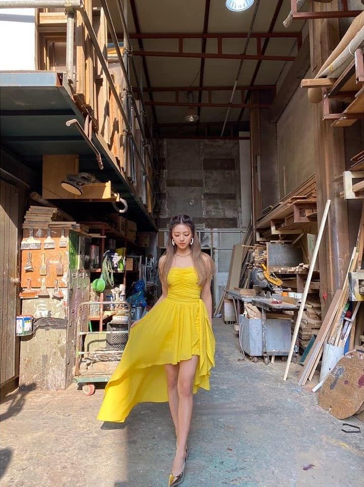 노란 드레스 여신...#있지 (#ITZY) #유나.insta
