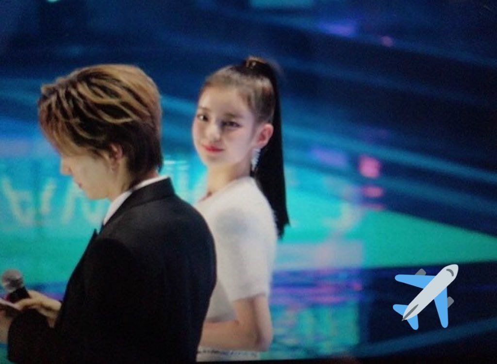 발망 블랙/화이트 드레스 #있지(#ITZY) 리아
