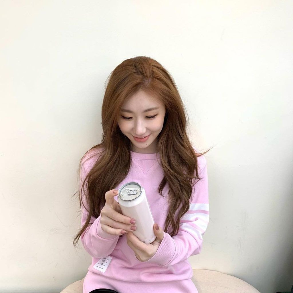 있지(ITZY) 인스타 핑크 채령