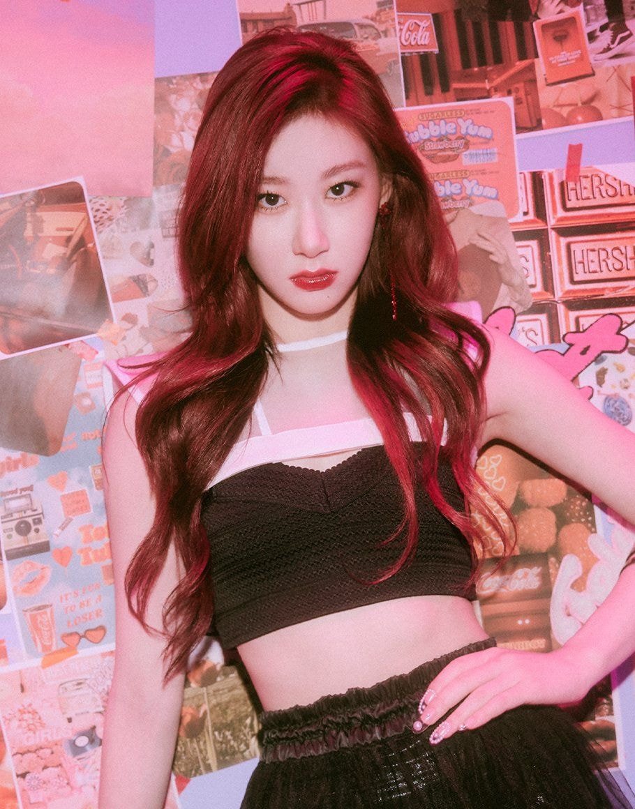 공홈에 새로 뜬 ITZY(있지) 새앨범 스틸컷