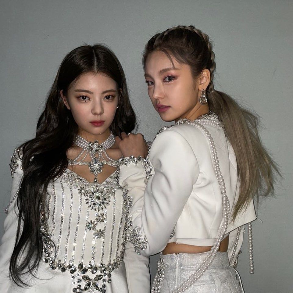 ITZY 리아 인스타
