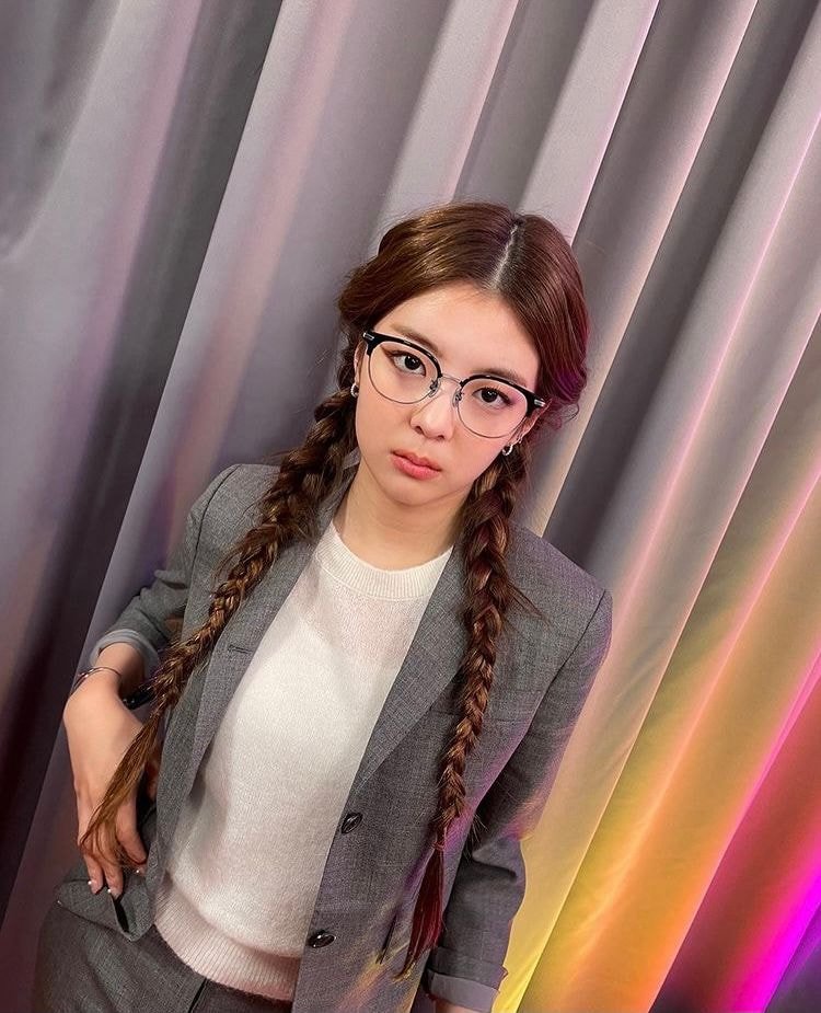 ITZY 리아 인스타