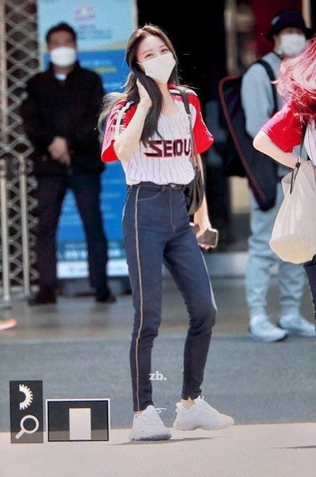 LG유니폼 입고 시구하러 출근하는 있지(ITZY) 유나