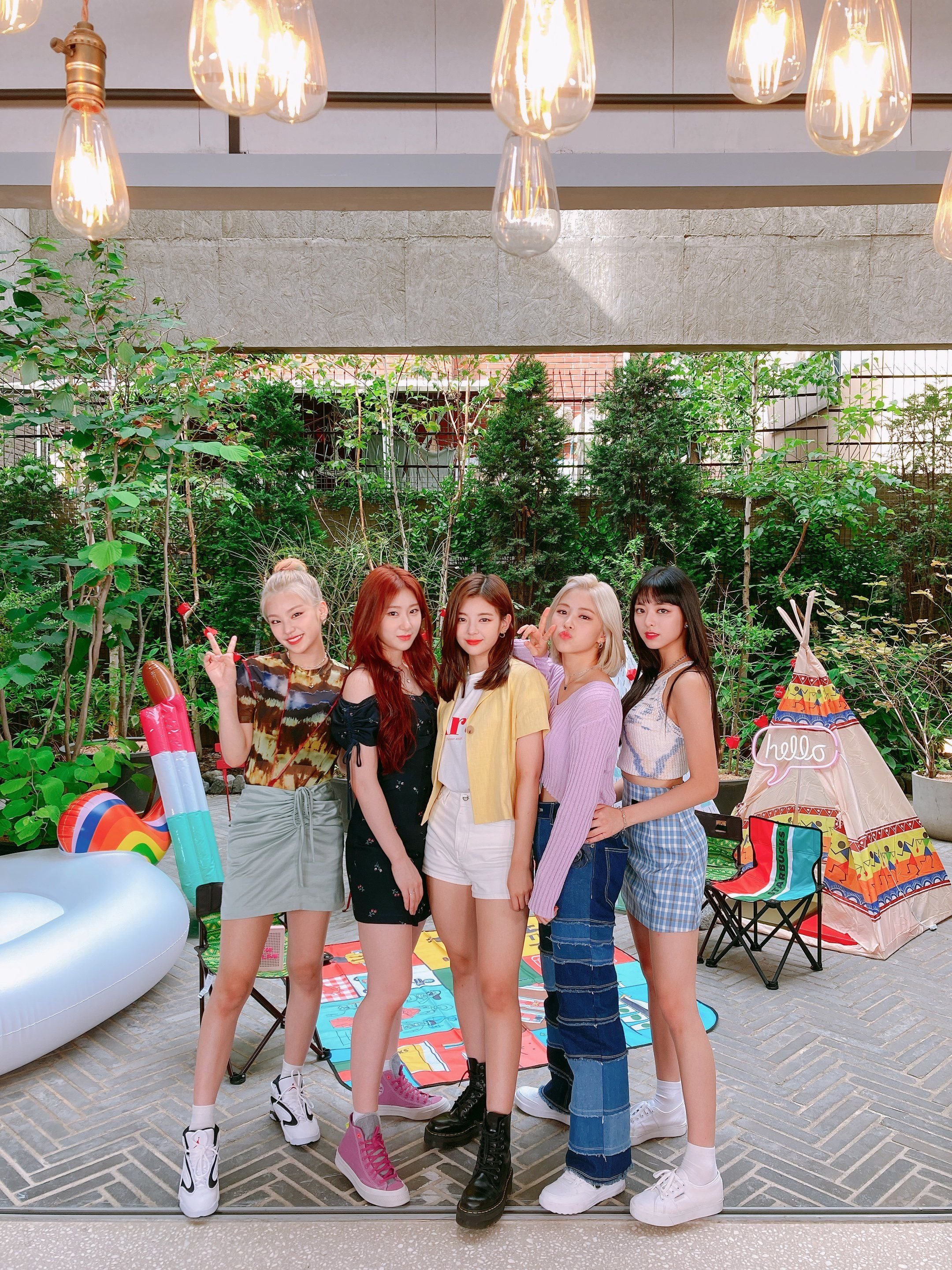 오늘 온라인 팬미팅한 있지(ITZY)