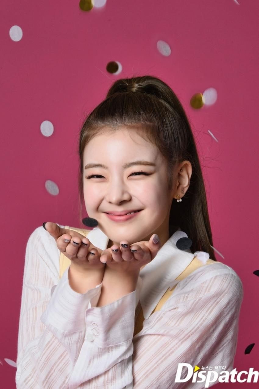 ITZY 있지 디스패치 컴백포토