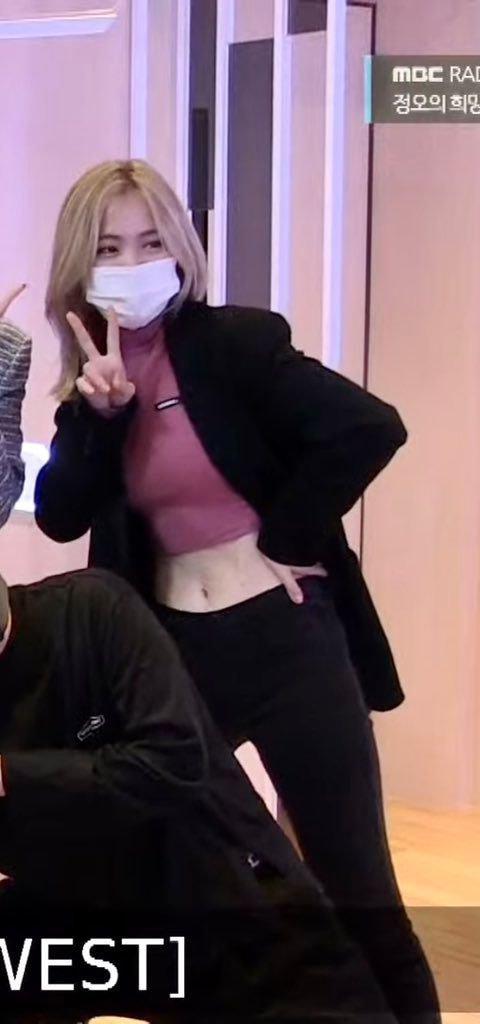오늘자 ITZY 류진 피지컬