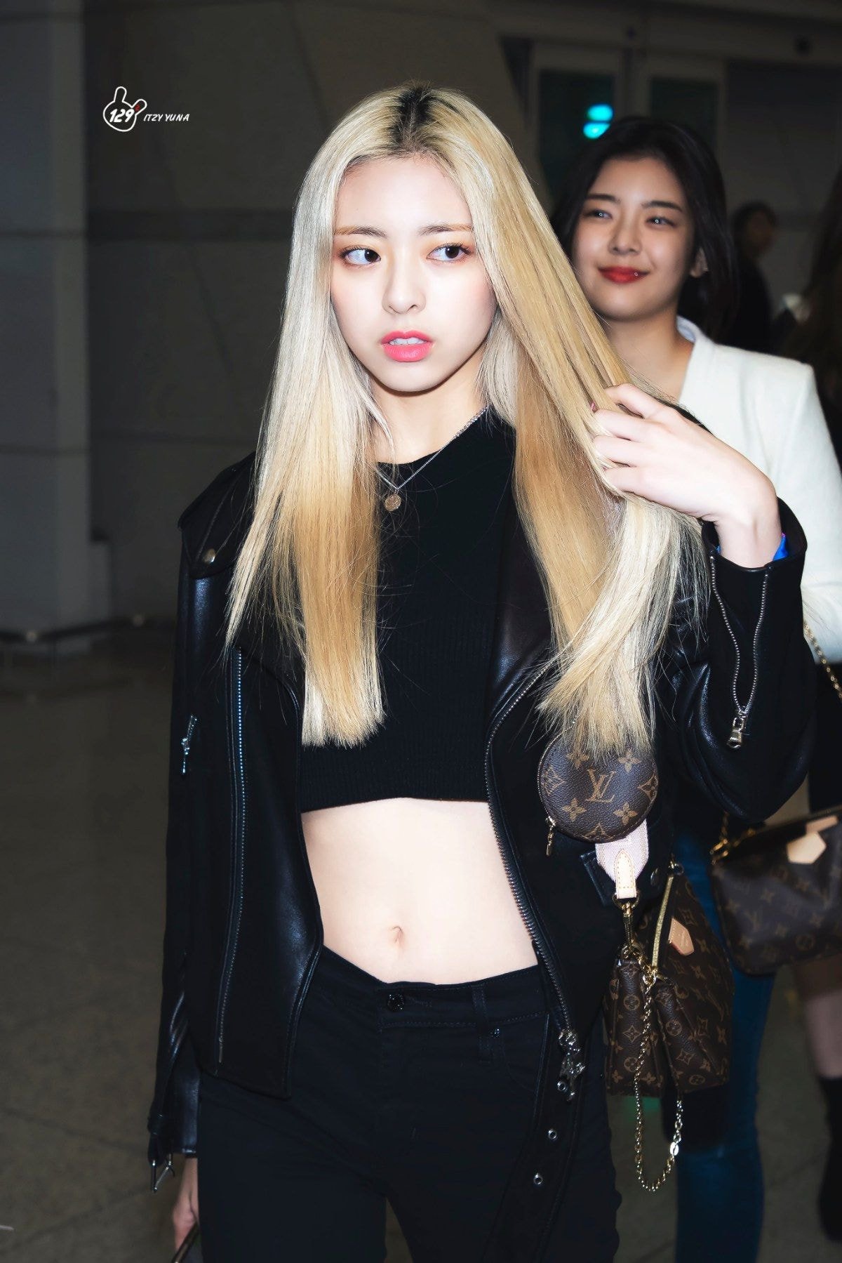 유나 공항패션.jpg