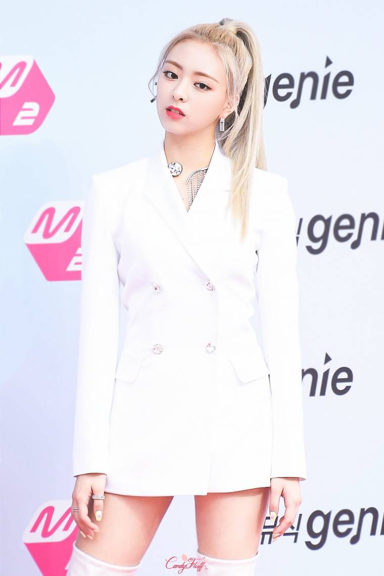 1일 1회..ITZY 유나