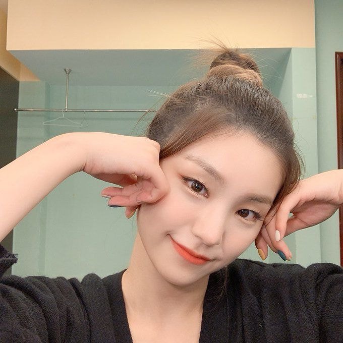 있지 ITZY 예지 셀카.jpg