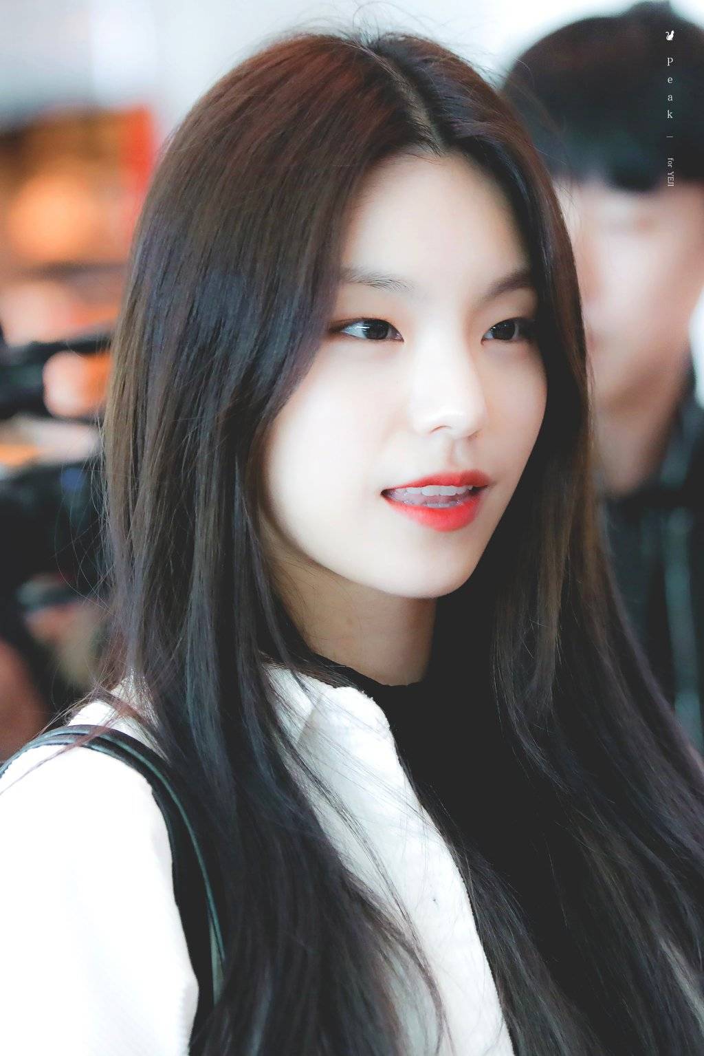 화장 연하게한 오늘자 ITZY 예지.jpg