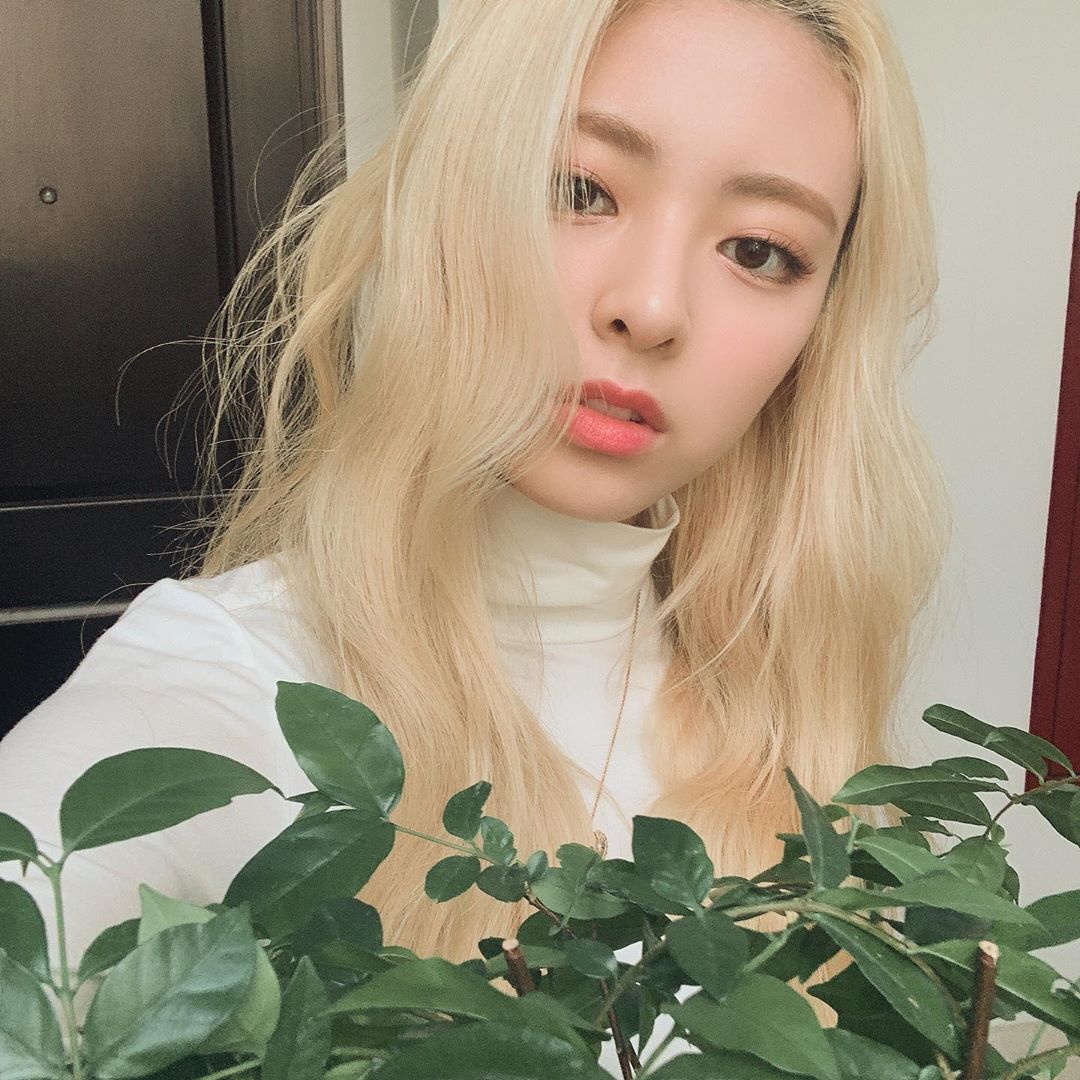 ITZY 유나.insta