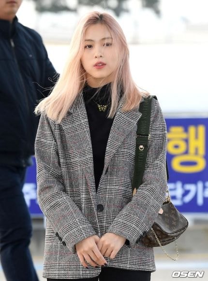 출국하는 있지(ITZY) 기사사진.jpg