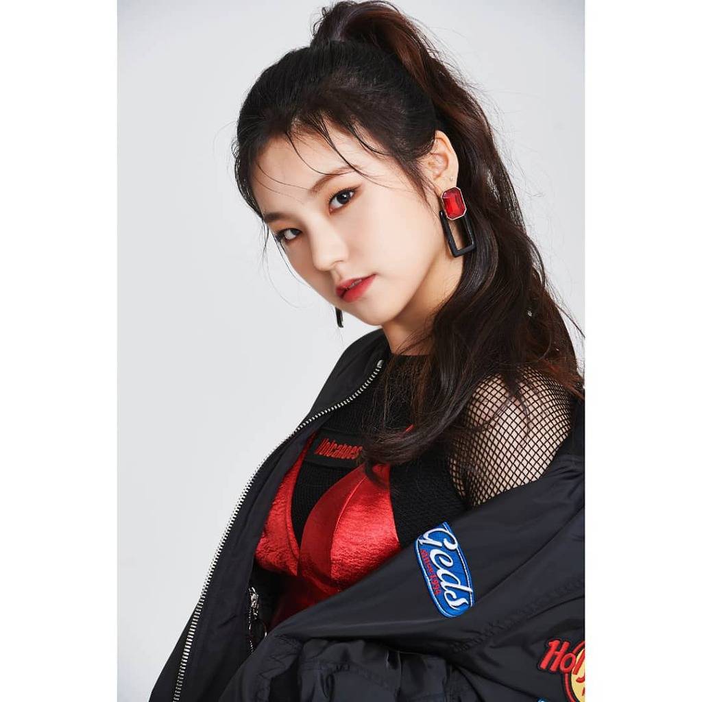ITZY 데뷔전에 찍었던 프로필 사진