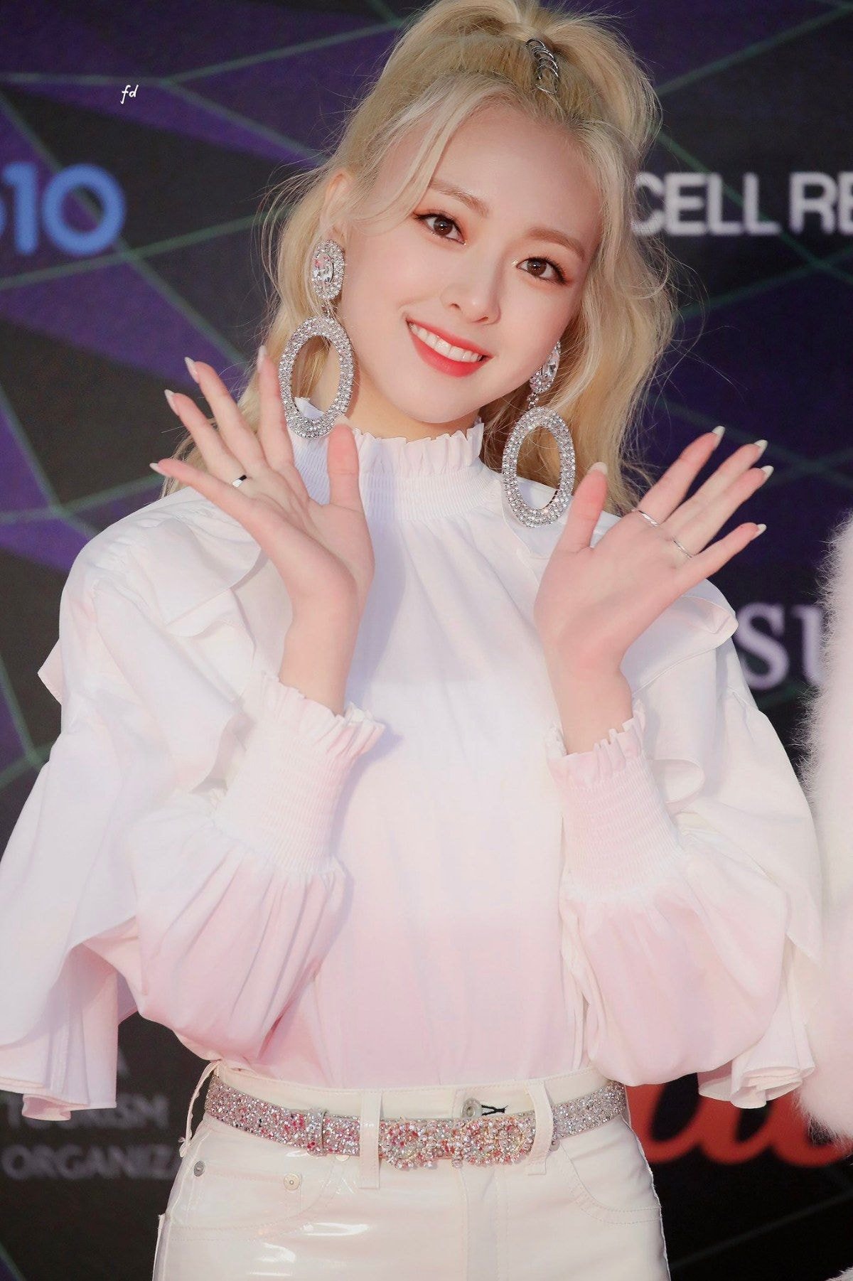 세상 화려했던 있지(ITZY) 유나 귀걸이
