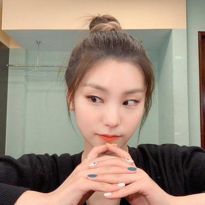 있지 ITZY 예지 셀카.jpg