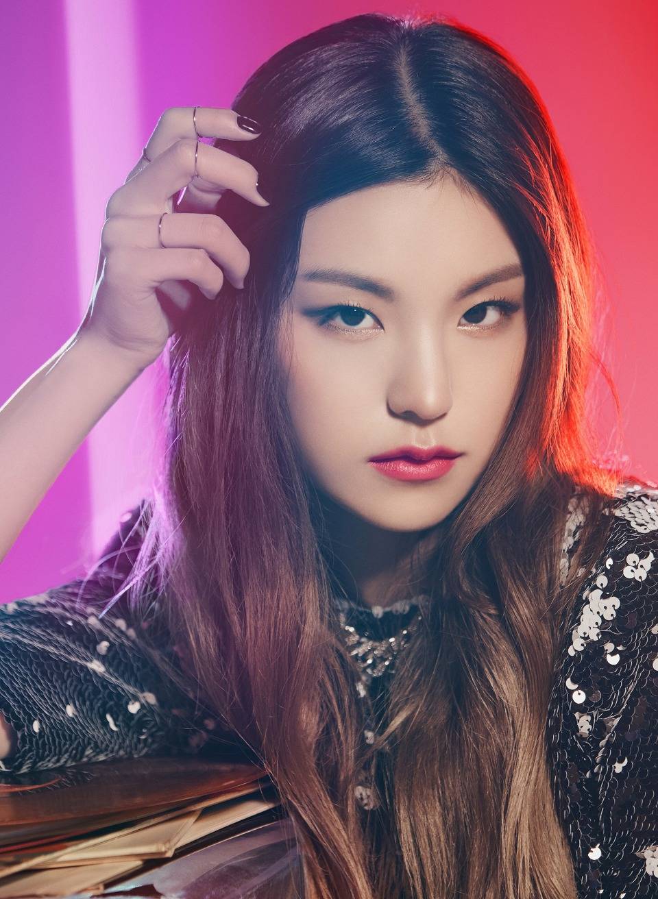 ITZY MAC(맥) '러브 미 립스틱' 메이크업 화보