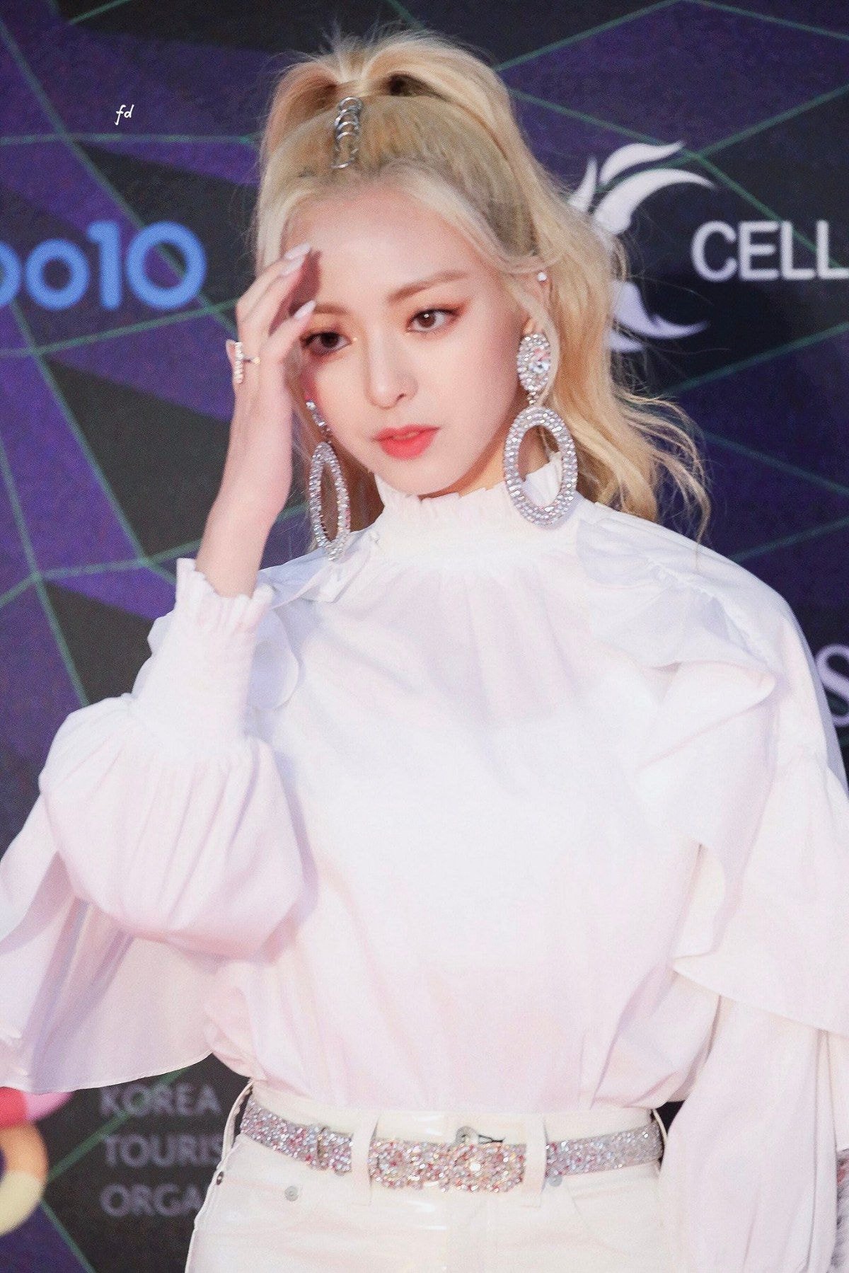 세상 화려했던 있지(ITZY) 유나 귀걸이