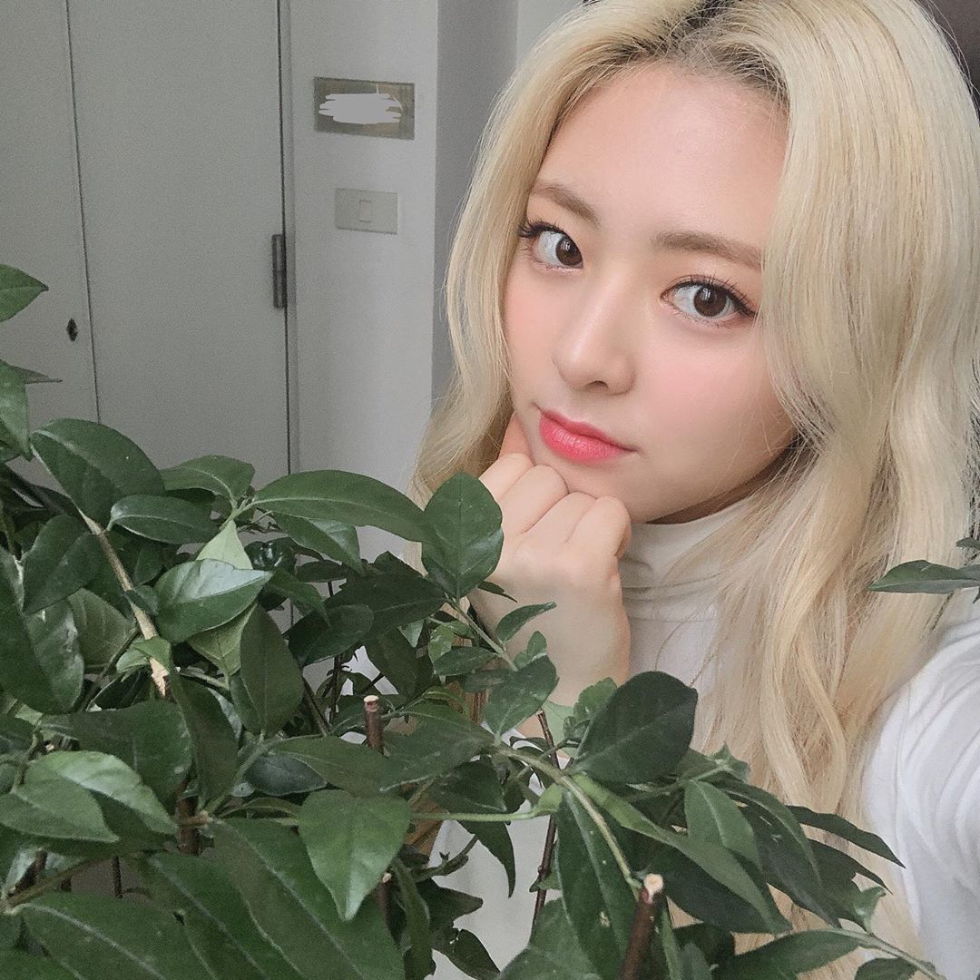 ITZY 유나.insta