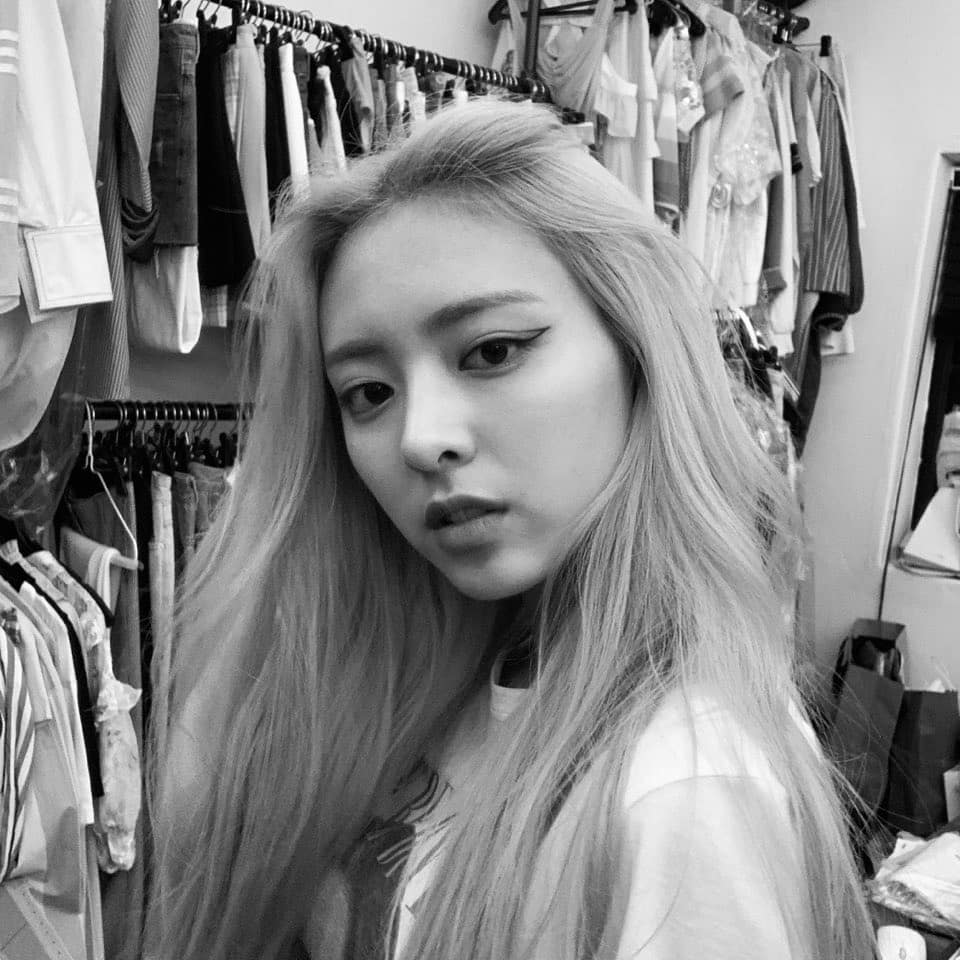 ITZY 예지,유나 (인별)