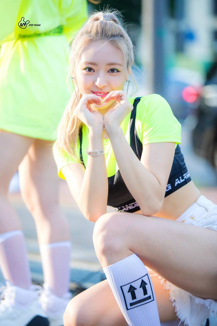 1일 1회..ITZY 유나