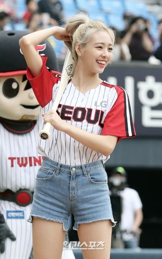 있지(ITZY) 유나 시타.jpgif