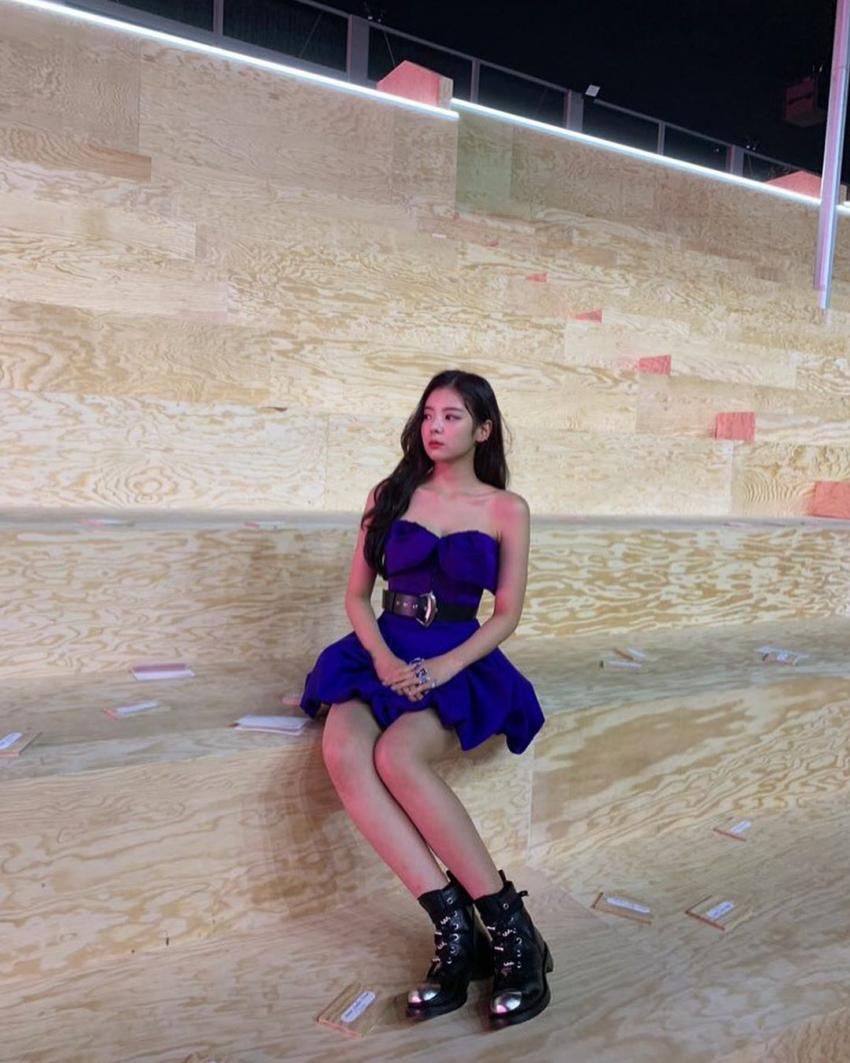 ITZY 있지 리아 루이비통쇼.insta