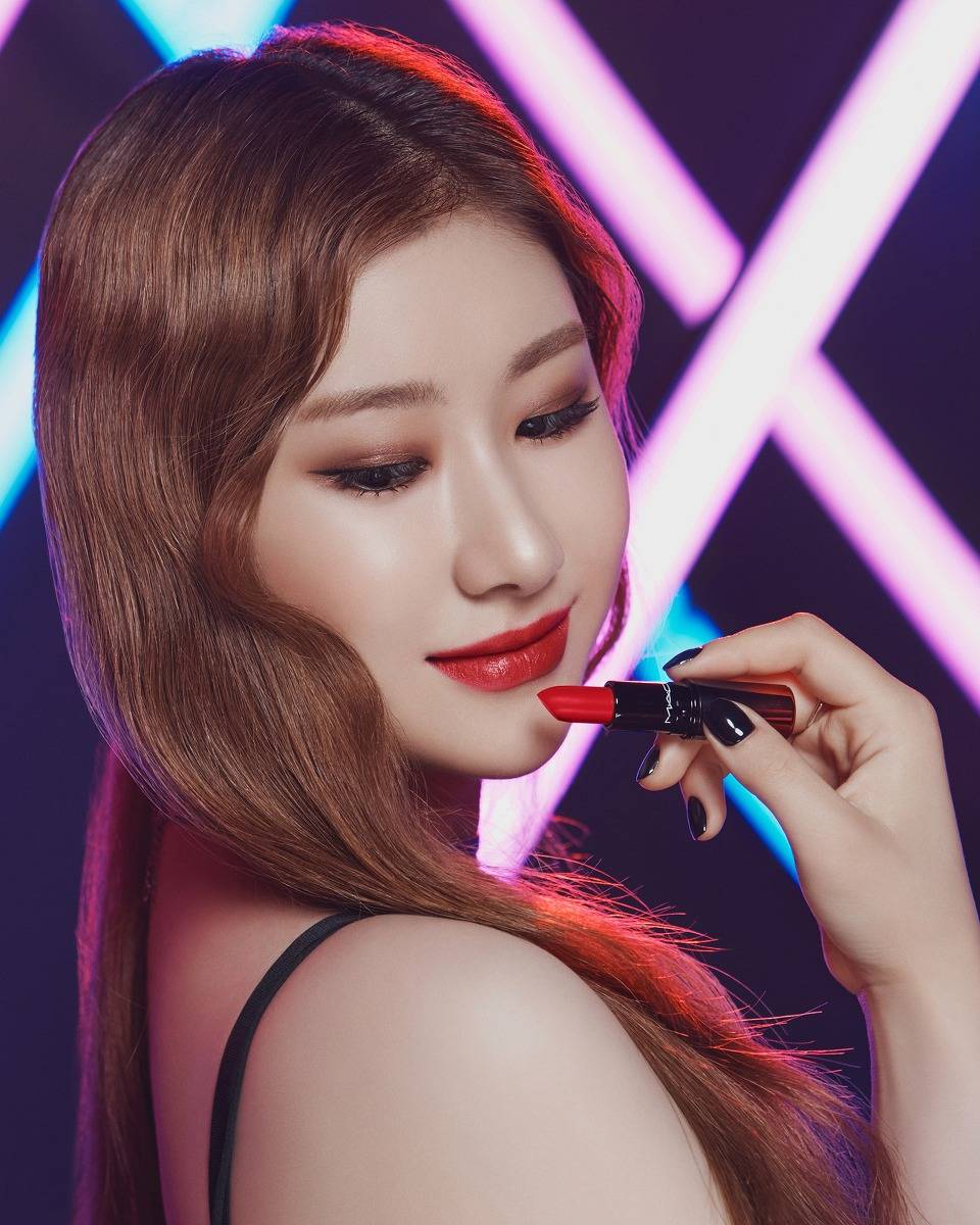 ITZY MAC(맥) '러브 미 립스틱' 메이크업 화보