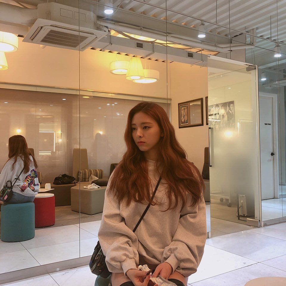 있지 ITZY 유나 어제자 생일기념 폭풍인스타 업뎃