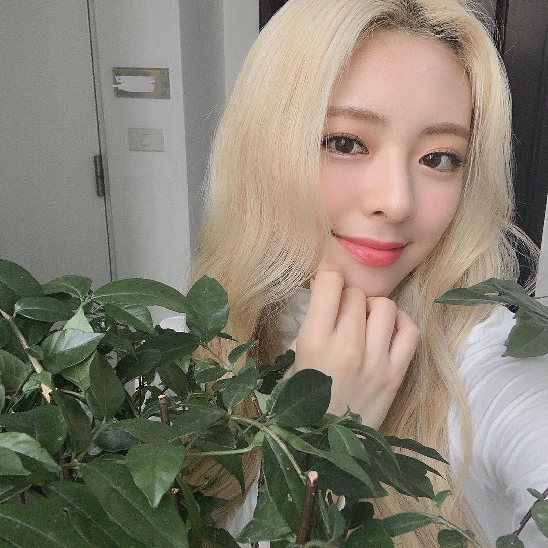 ITZY 유나.insta