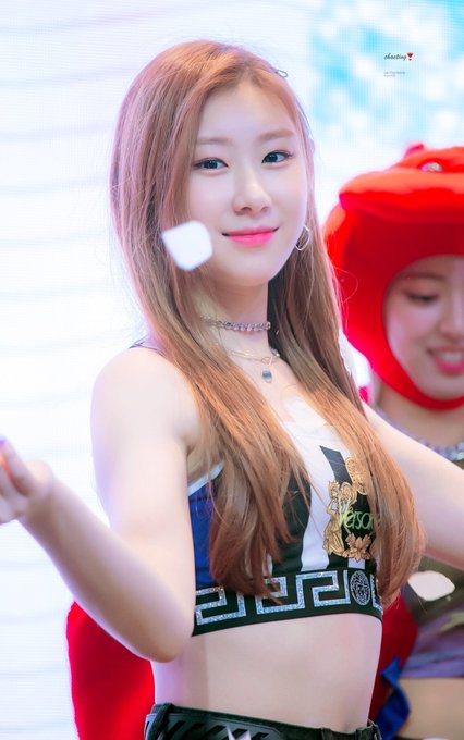 ITZY 누가봐도 채령이 애기시절