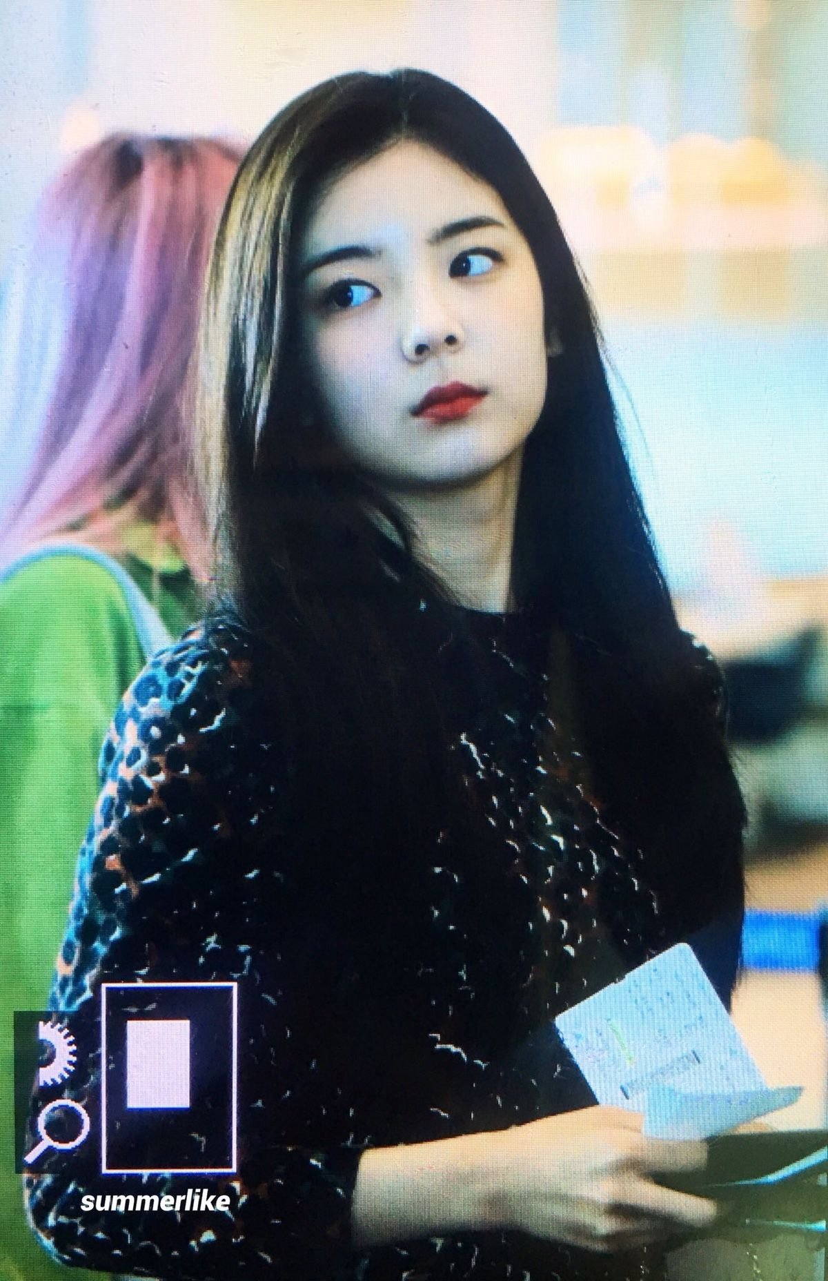 오늘자 공항 있지(ITZY) 리아.jpg