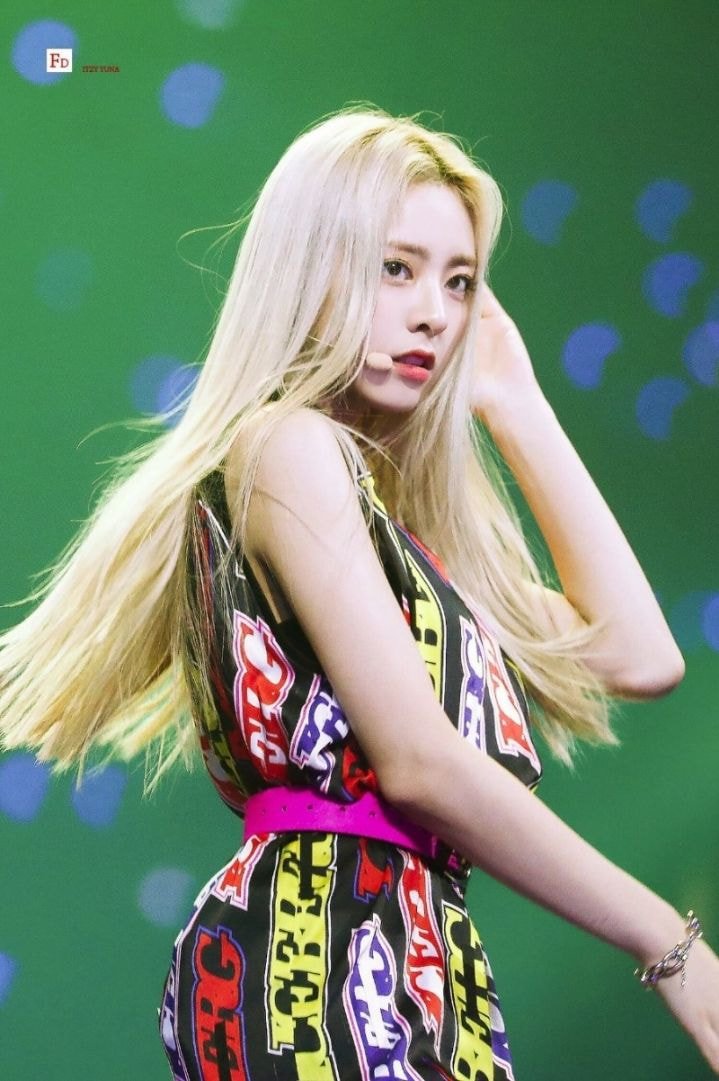 카리스마 ITZY 유나.jpg