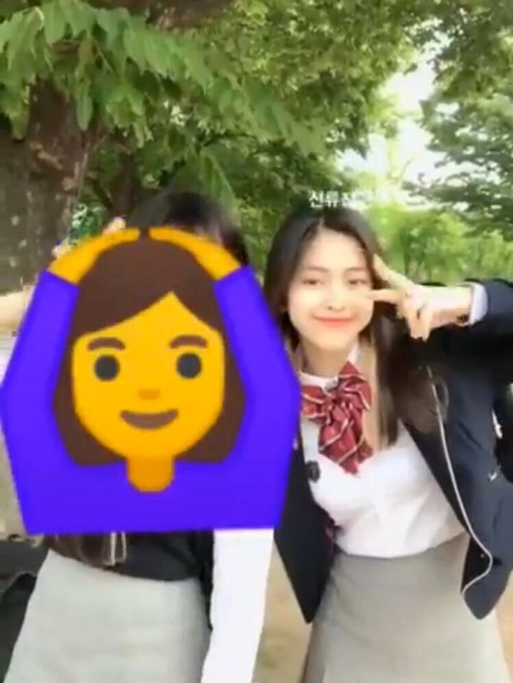 있지 한림 고3멤 01년생 류진 채령 졸업사진 찍는날