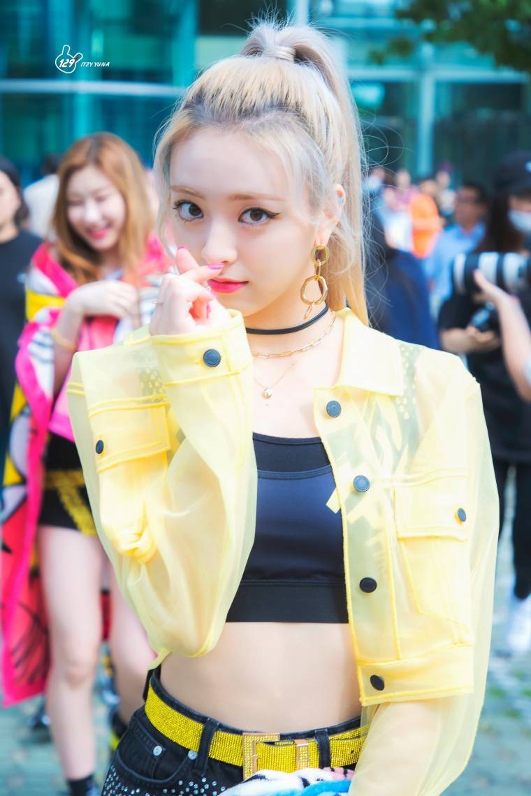 1일 1회..ITZY 유나