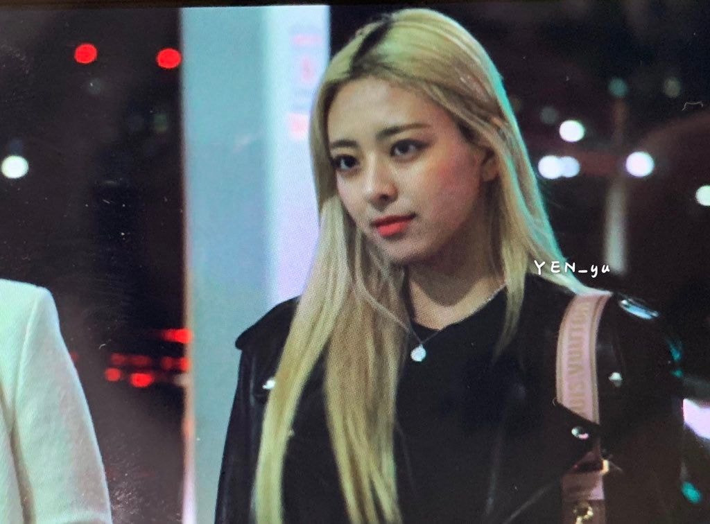 유나 공항패션.jpg