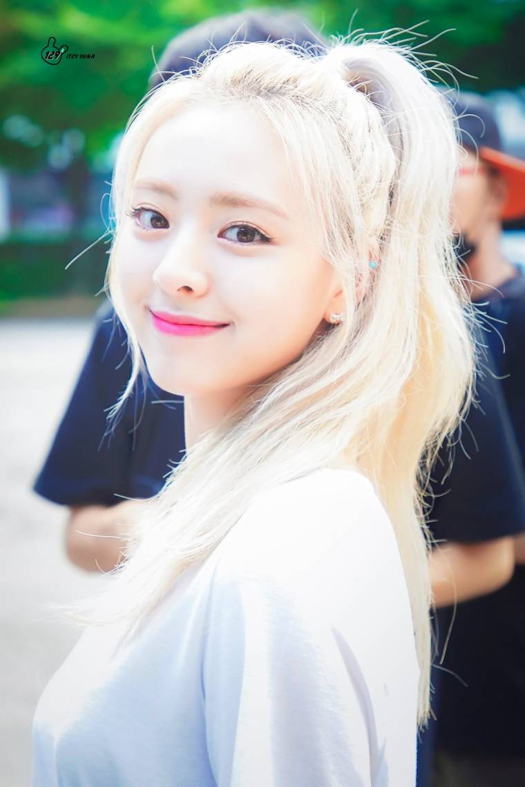 1일 1회..ITZY 유나