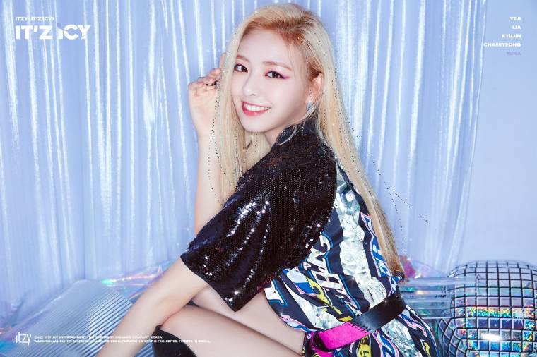 1일 1회..ITZY 유나