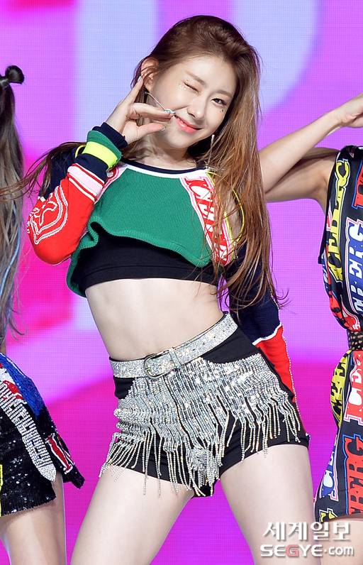 #ITZY(#있지) 신곡 ICY 기자 쇼케이스 사진.jpg