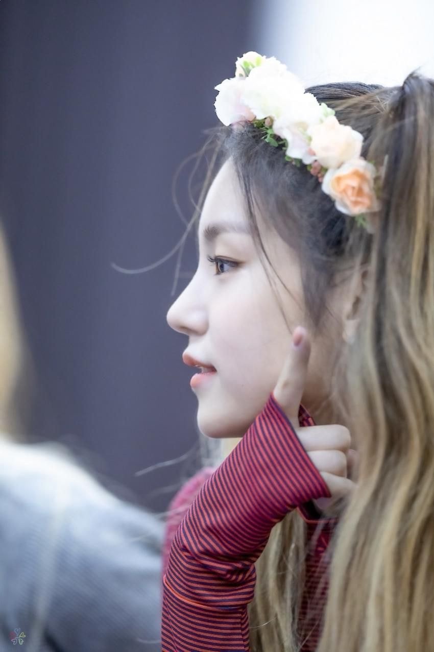 ITZY 예지 옆모습.jpg