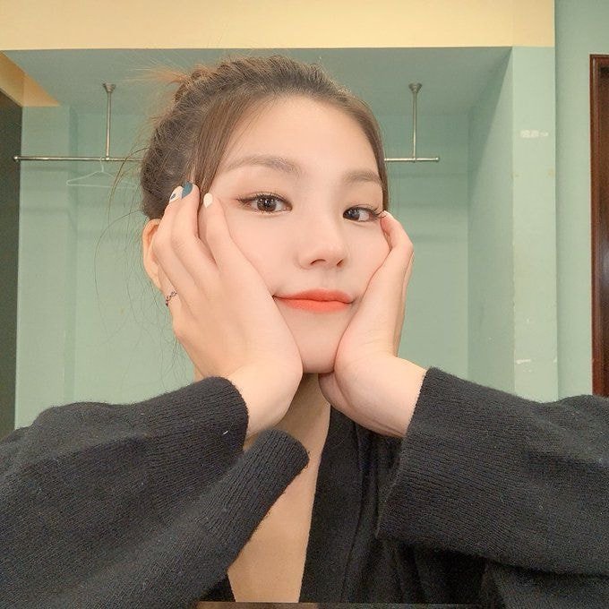 있지 ITZY 예지 셀카.jpg